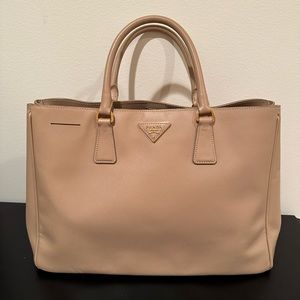 Prada Galleria Top handle, Sand Beige, Large